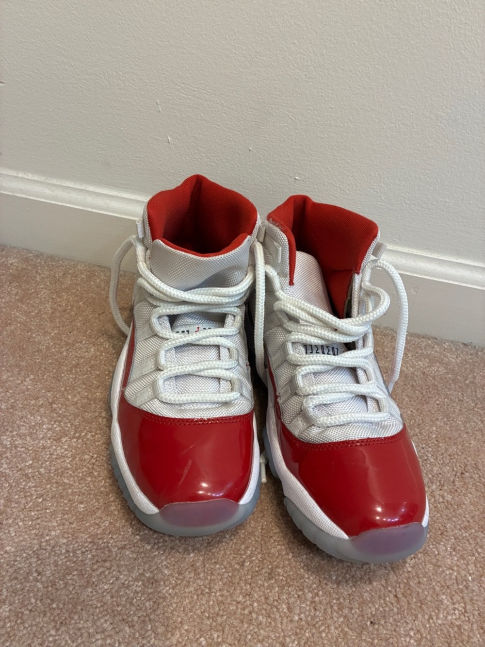 Jordan 11 retro Kids Sneakers Red and White - Picture 4 of 12